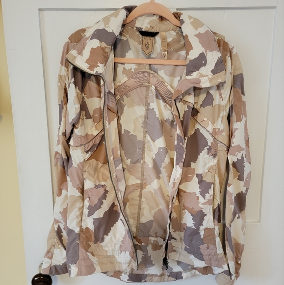 NWOT Indygena Podroz Pastel Camo Jacket - Picture 4 of 11